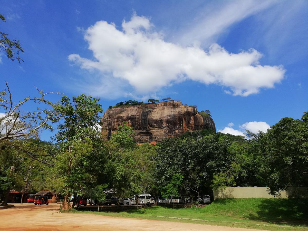 Lak View Family Resort Dambulla Esterno foto